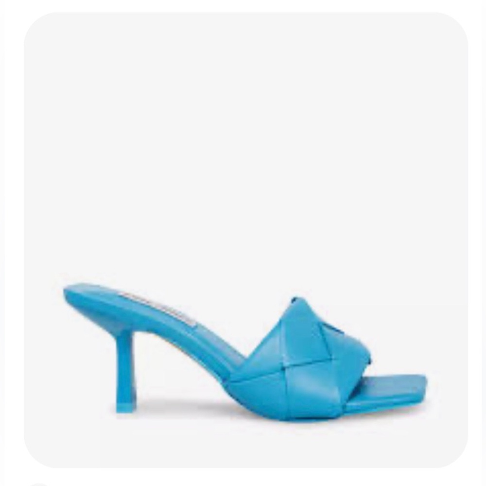 Steve Madden Tiana Leather Sandal in Blue Sz 7 NIB